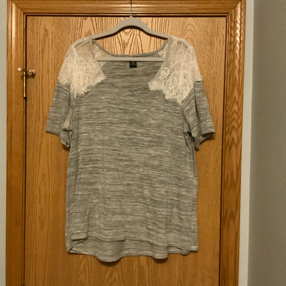 Torrid Short sleeve shirt size 3